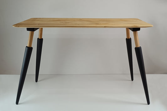 Stół drewniany - Jutro